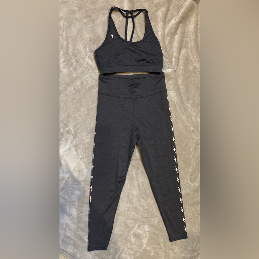 Stylish Grey Leggings and Sports Bra Set